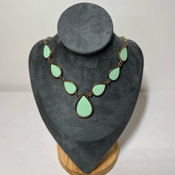 Vintage reversible, peach and mint green Teardrop Necklace. Adjustable length - Picture 1 of 5